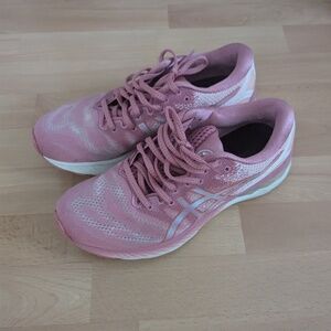 Women's Asics Runners x1: Size: 9.5
